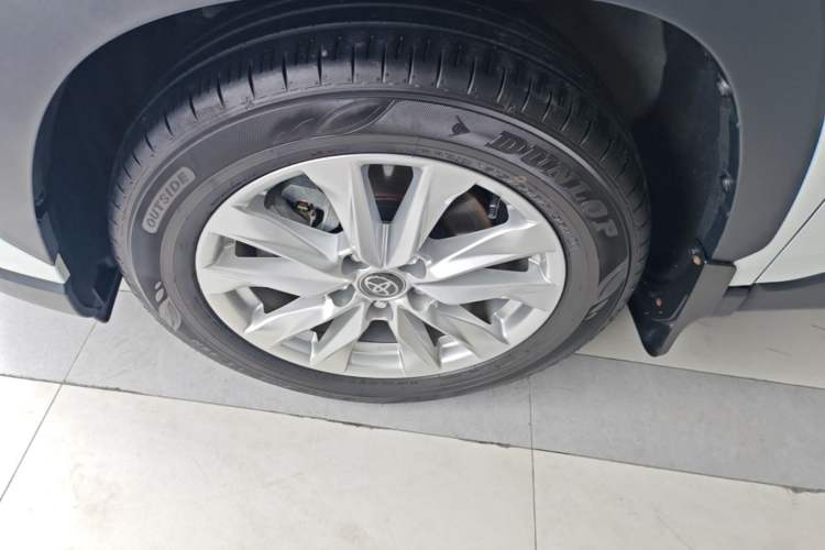 Used Toyota Corolla Cross 2023 2.0L Pioneer Edition Left Front Wheel Hub