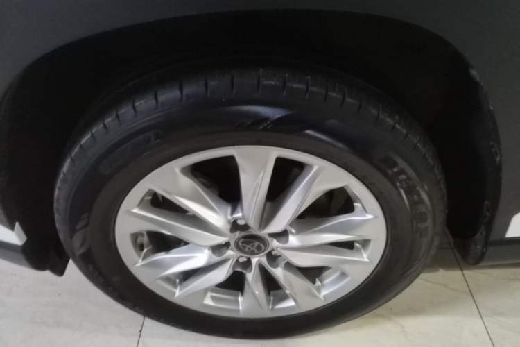 Used Toyota Corolla Cross 2023 2.0L Pioneer Edition Left Front Wheel Hub