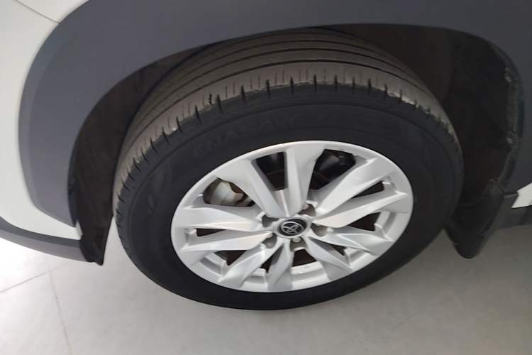 Used Toyota Corolla Cross 2023 2.0L Pioneer Edition Left Front Wheel Hub