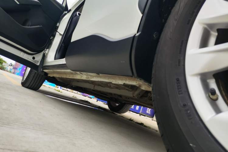 Used Toyota Corolla Cross 2023 2.0L Elite Edition Left Side Sill