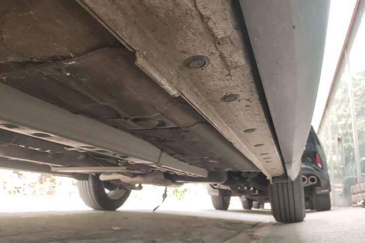 Used Toyota Corolla Cross 2023 2.0L Elite Edition Left Side Sill
