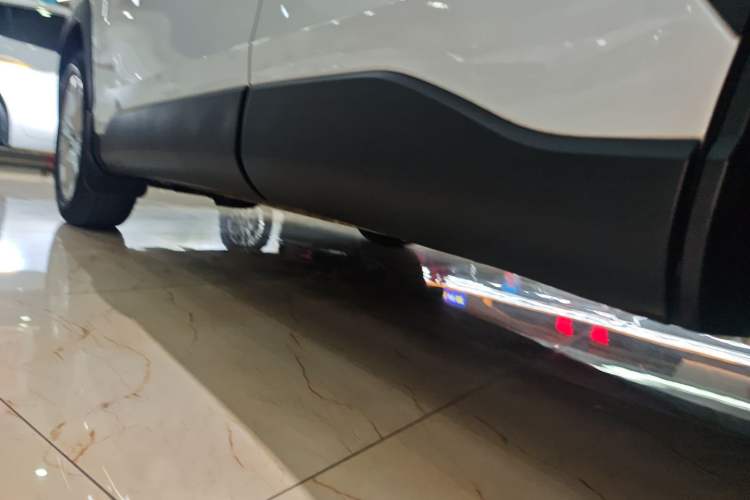 Used Toyota Corolla Cross 2023 2.0L Elite Edition Left Side Sill