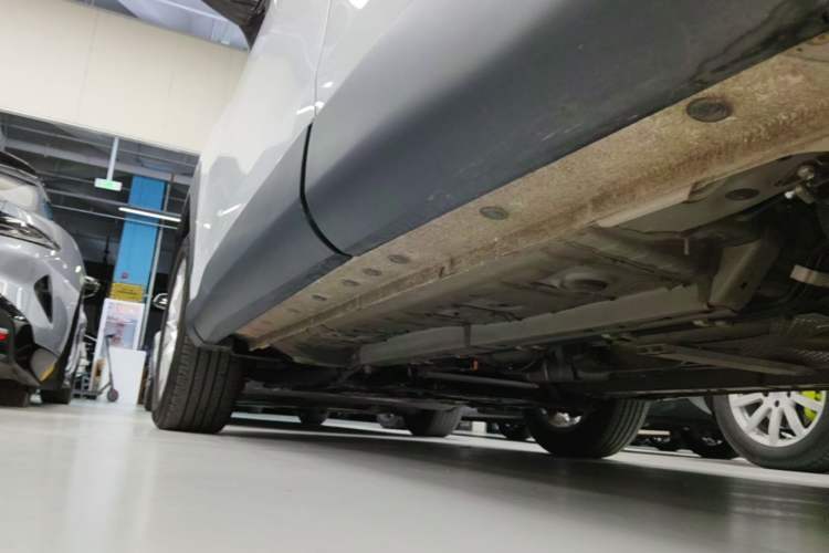 Used Toyota Corolla Cross 2023 2.0L Pioneer Edition Left Side Sill