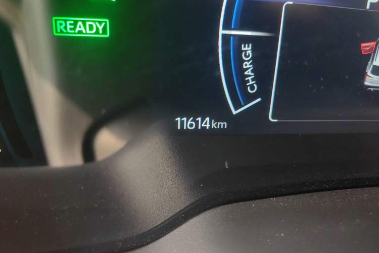 Used Toyota Corolla Cross 2023 Dual-Motor 2.0L Pioneer Edition Odometer Close Up