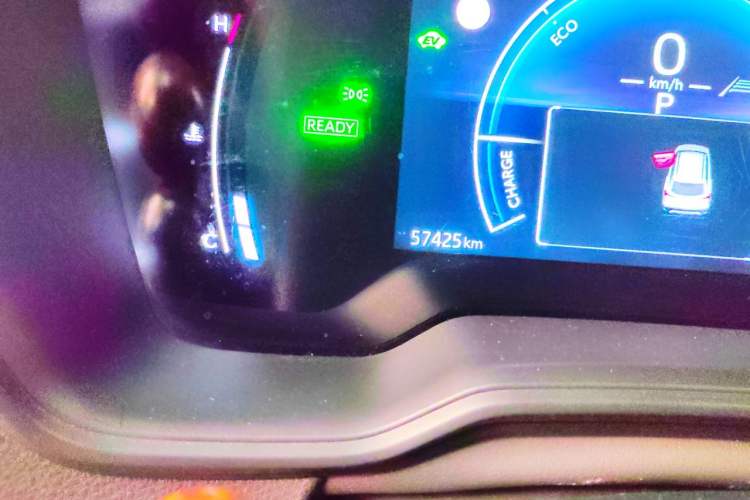 Used Toyota Corolla Cross 2023 Dual-Motor 2.0L Elite Edition Odometer Close Up
