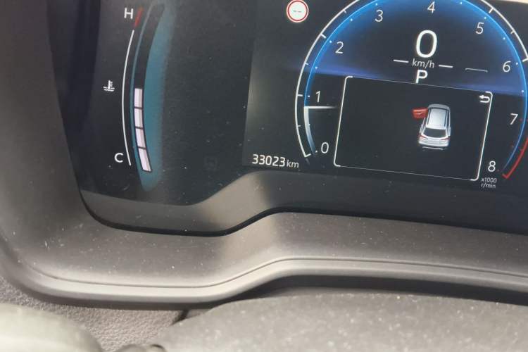 Used Toyota Corolla Cross 2023 2.0L Luxury Edition Odometer Close Up
