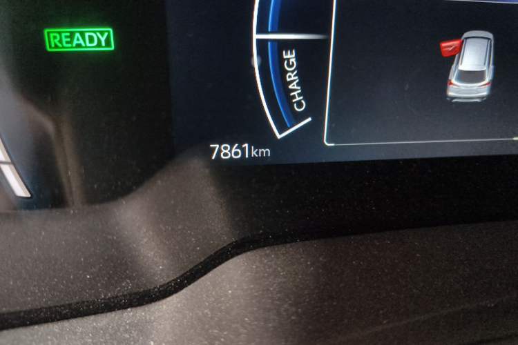 Used Toyota Corolla Cross 2023 Dual-Motor 2.0L Pioneer Edition Odometer Close Up