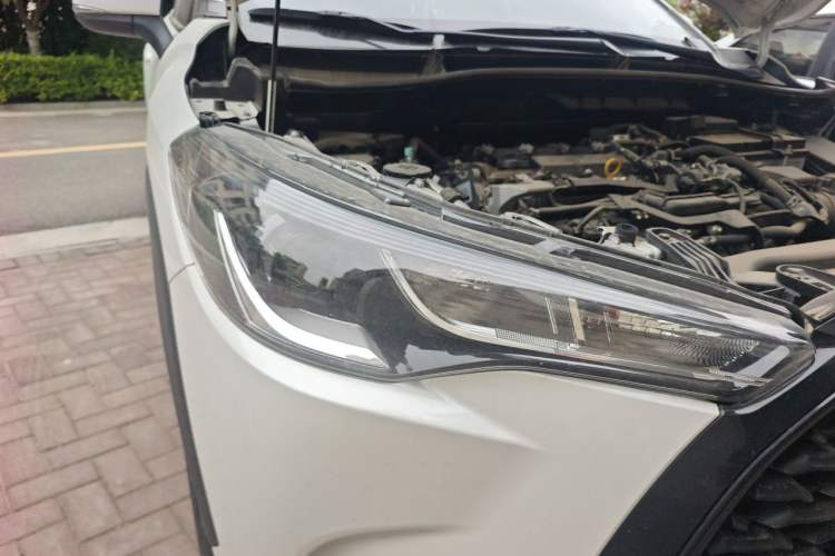 Used Toyota Corolla Cross 2023 2.0L Pioneer Edition Right Front Headlight