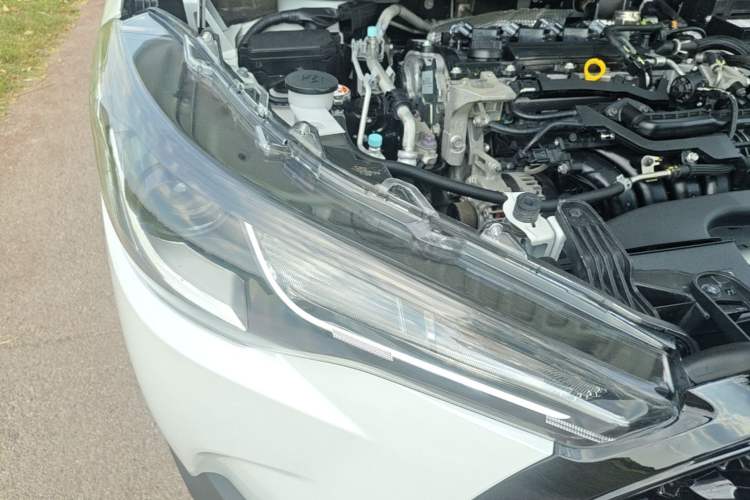 Used Toyota Corolla Cross 2023 2.0L Pioneer Edition Right Front Headlight