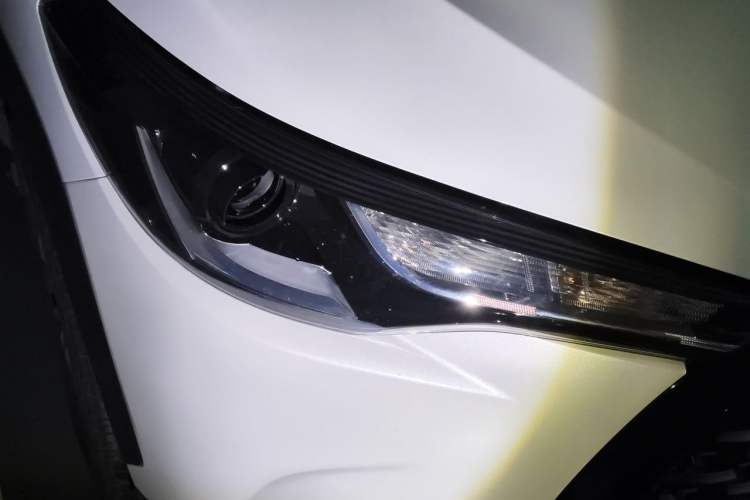 Used Toyota Corolla Cross 2023 2.0L Pioneer Edition Right Front Headlight
