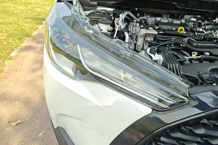 Used Toyota Corolla Cross 2023 2.0L Pioneer Edition Right Front Headlight