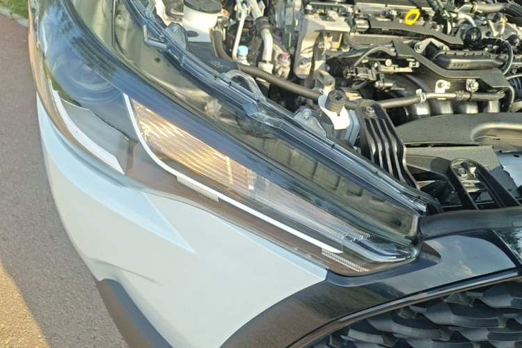 Used Toyota Corolla Cross 2023 2.0L Pioneer Edition Right Front Headlight