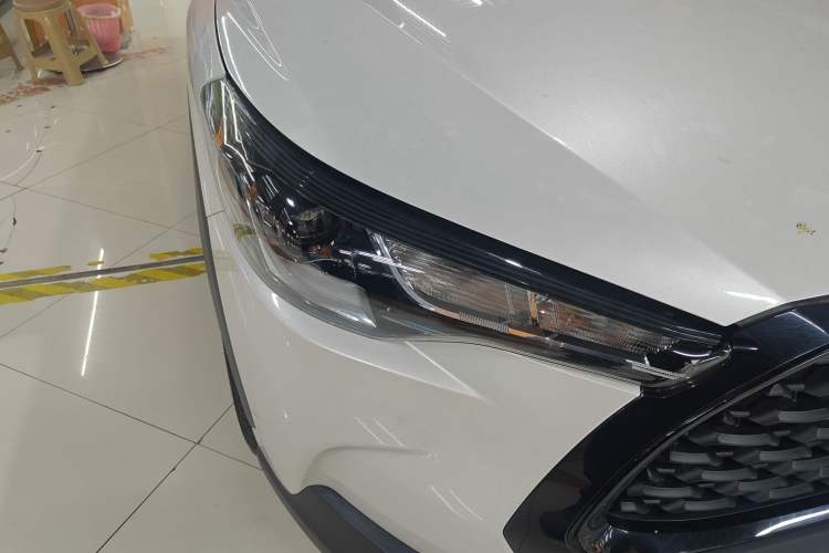Used Toyota Corolla Cross 2023 2.0L Pioneer Edition Right Front Headlight