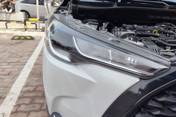 Used Toyota Corolla Cross 2023 2.0L Pioneer Edition Right Front Headlight