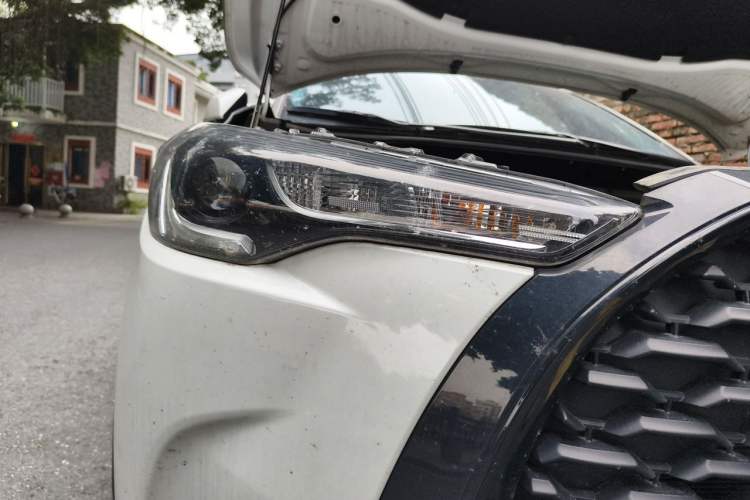 Used Toyota Corolla Cross 2023 Dual-Motor 2.0L Pioneer Edition Right Front Headlight