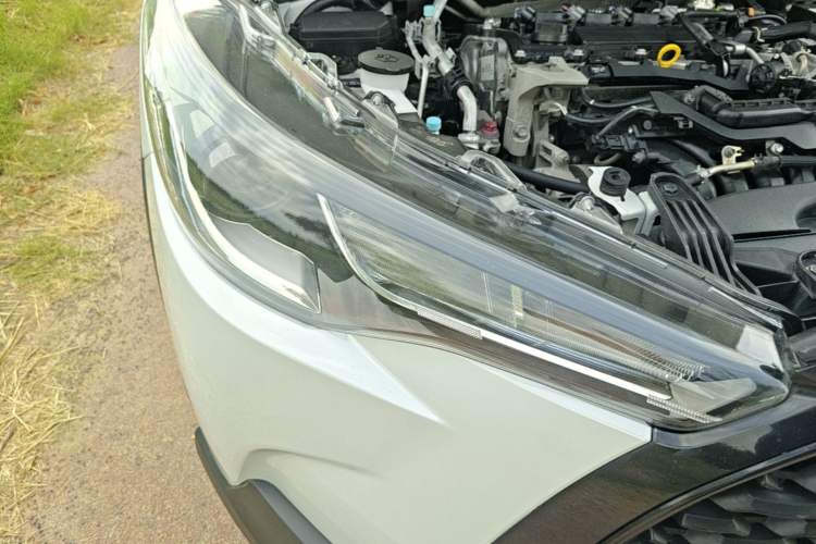 Used Toyota Corolla Cross 2023 2.0L Pioneer Edition Right Front Headlight