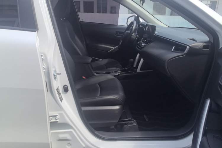 Used Toyota Corolla Cross 2023 Dual-Motor 2.0L Pioneer Edition Right Front Seat