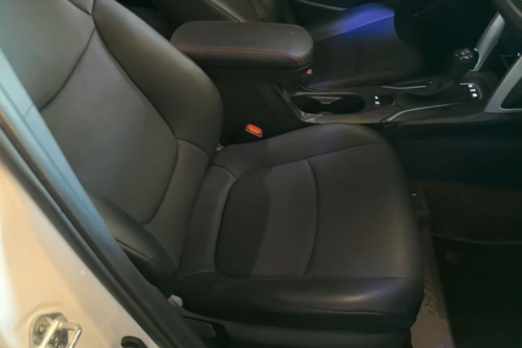 Used Toyota Corolla Cross 2023 Dual-Motor 2.0L Pioneer Edition Right Front Seat