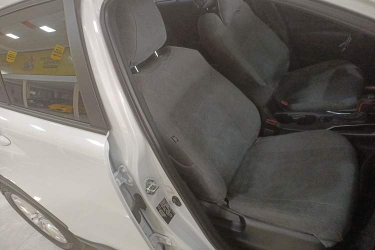Used Toyota Corolla Cross 2023 Dual-Motor 2.0L Pioneer Edition Right Front Seat
