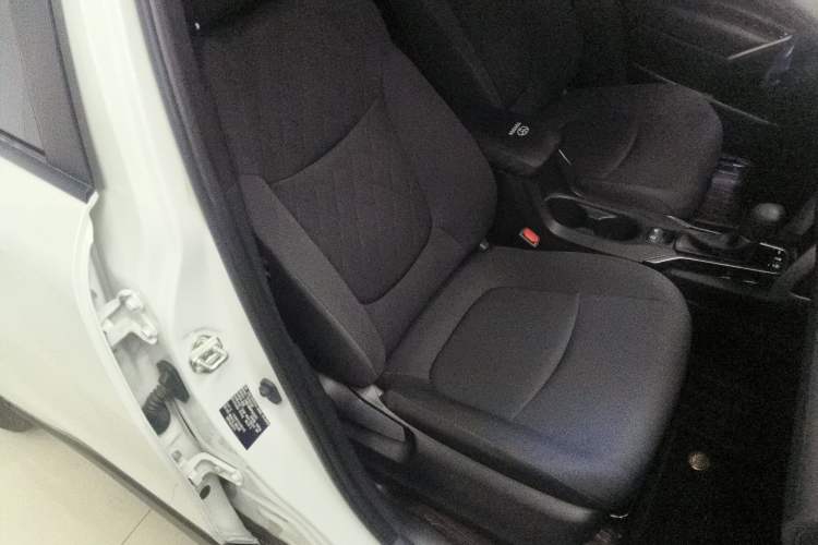 Used Toyota Corolla Cross 2023 2.0L Pioneer Edition Right Front Seat