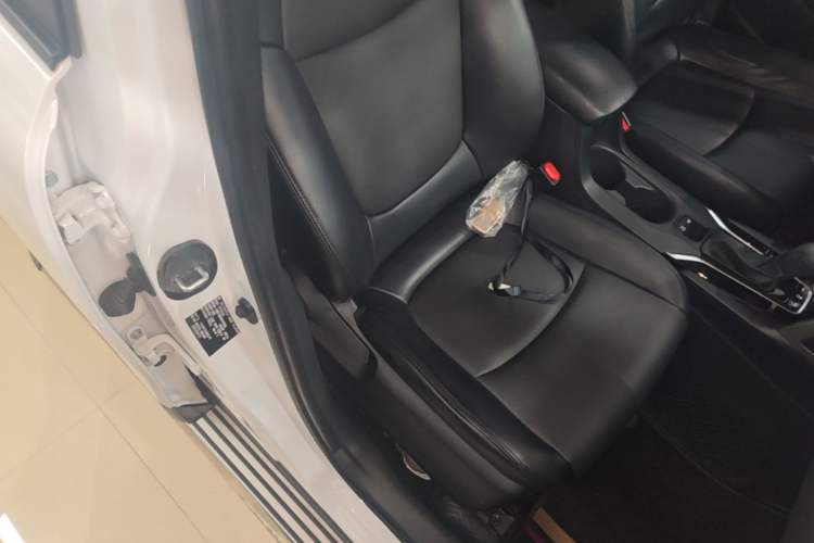 Used Toyota Corolla Cross 2023 2.0L Elite Edition Right Front Seat