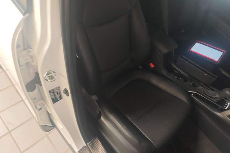 Used Toyota Corolla Cross 2023 2.0L Pioneer Edition Right Front Seat