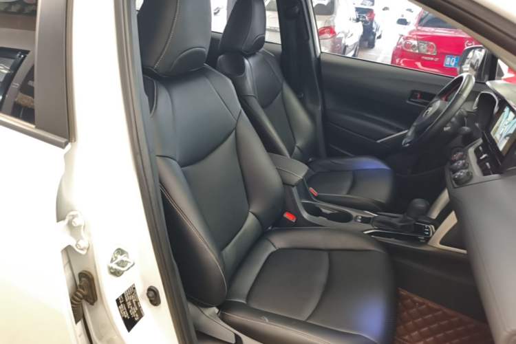 Used Toyota Corolla Cross 2023 2.0L Pioneer Edition Right Front Seat