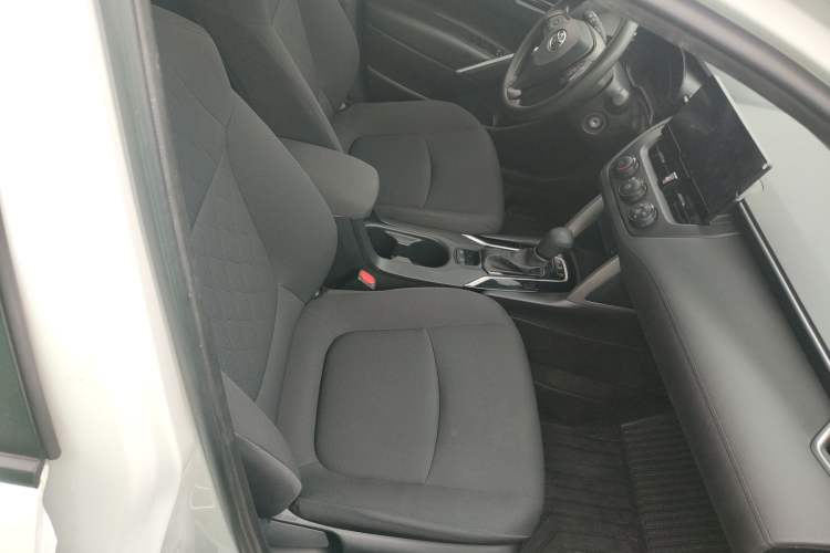 Used Toyota Corolla Cross 2023 2.0L Pioneer Edition Right Front Seat