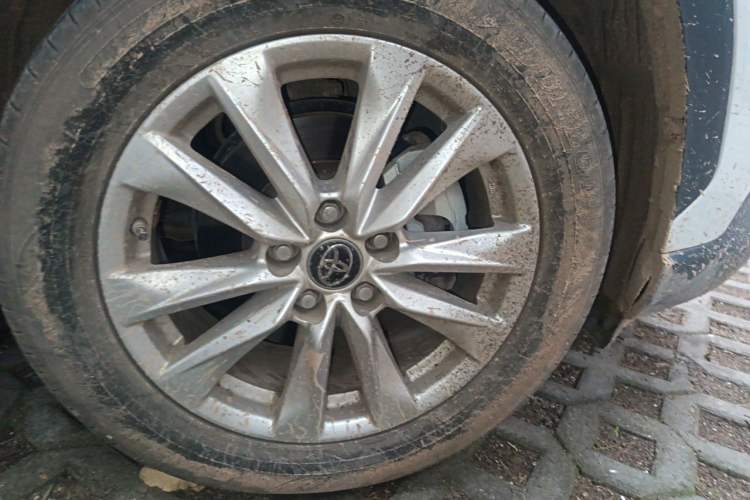 Used Toyota Corolla Cross 2023 2.0L Elite Edition Right Front Wheel Hub