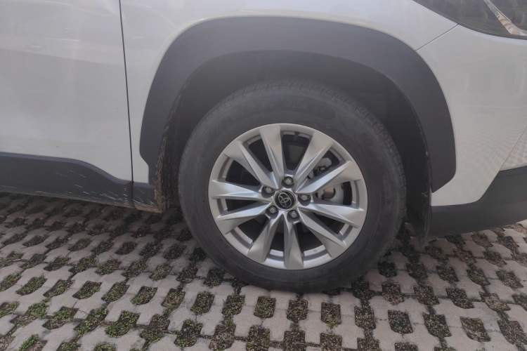 Used Toyota Corolla Cross 2023 Dual-Motor 2.0L Pioneer Edition Right Front Wheel Hub