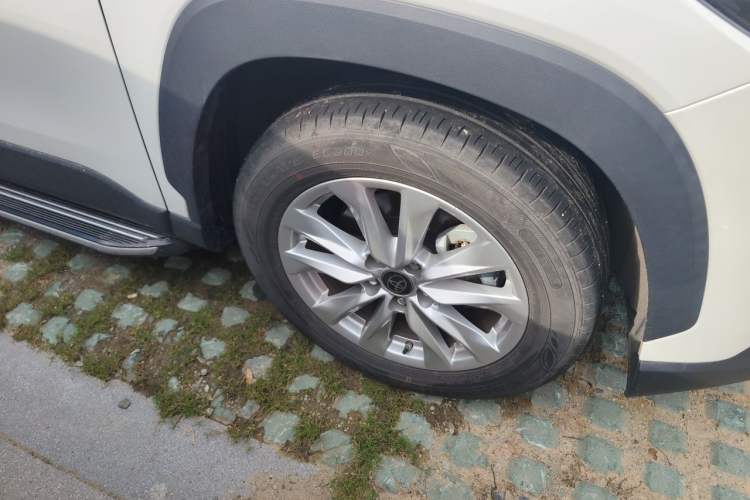 Used Toyota Corolla Cross 2023 2.0L Elite Edition Right Front Wheel Hub