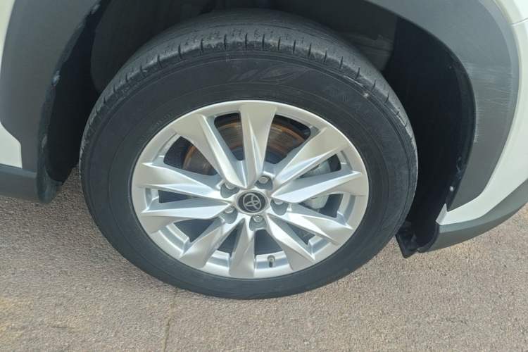 Used Toyota Corolla Cross 2023 2.0L Pioneer Edition Right Front Wheel Hub