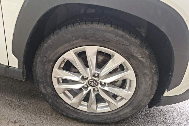 Used Toyota Corolla Cross 2023 2.0L Pioneer Edition Right Front Wheel Hub
