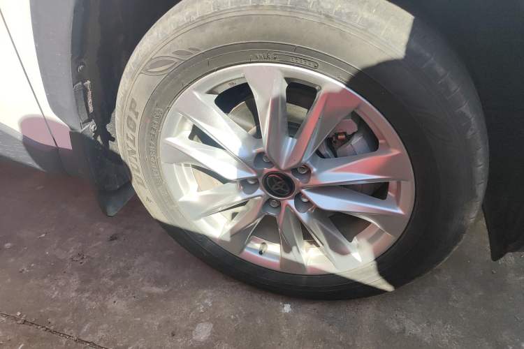 Used Toyota Corolla Cross 2023 2.0L Pioneer Edition Right Front Wheel Hub