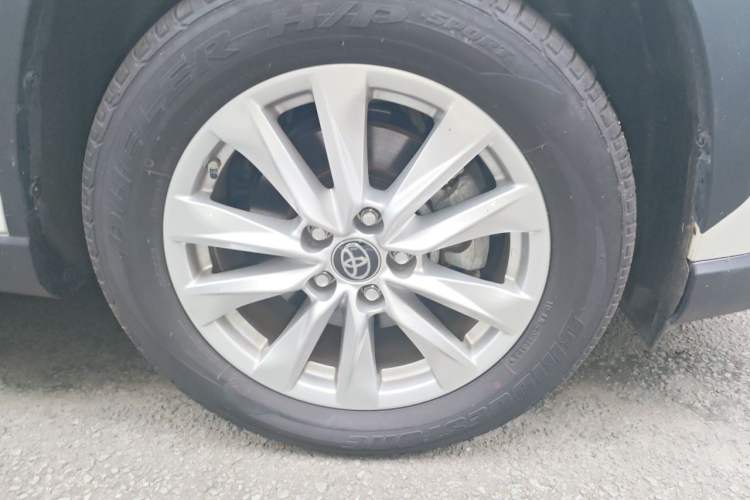 Used Toyota Corolla Cross 2023 2.0L Elite Edition Right Front Wheel Hub