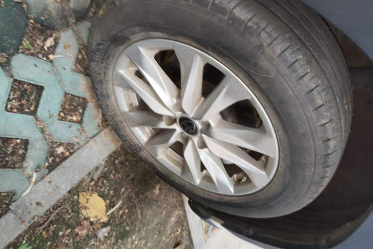 Used Toyota Corolla Cross 2023 2.0L Elite Edition Right Front Wheel Hub