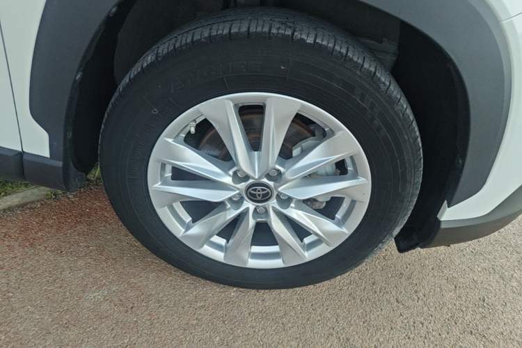 Used Toyota Corolla Cross 2023 2.0L Pioneer Edition Right Front Wheel Hub