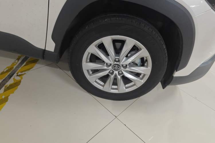 Used Toyota Corolla Cross 2023 2.0L Pioneer Edition Right Front Wheel Hub