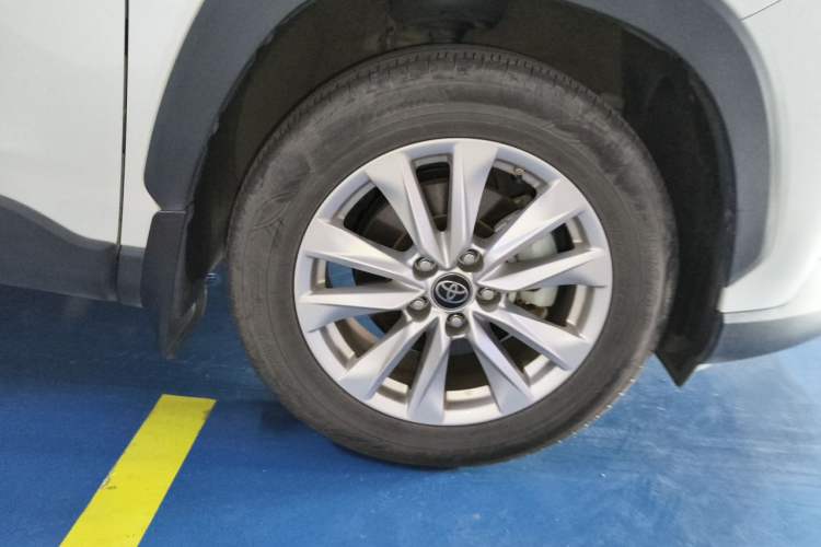 Used Toyota Corolla Cross 2023 2.0L Elite Edition Right Front Wheel Hub