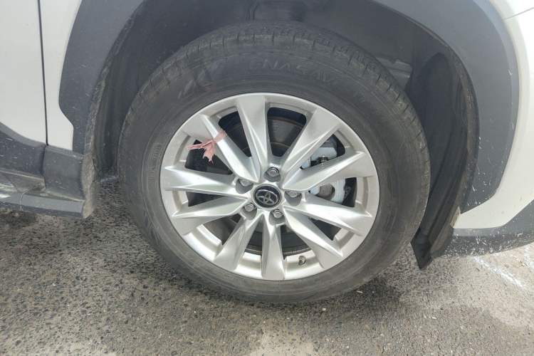 Used Toyota Corolla Cross 2023 2.0L Elite Edition Right Front Wheel Hub