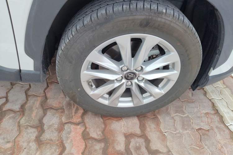 Used Toyota Corolla Cross 2023 2.0L Pioneer Edition Right Front Wheel Hub