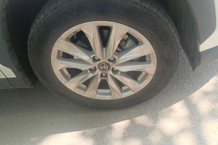Used Toyota Corolla Cross 2023 Dual-Motor 2.0L Elite Edition Right Front Wheel Hub