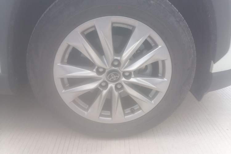 Used Toyota Corolla Cross 2023 Dual-Motor 2.0L Elite Edition Right Front Wheel Hub
