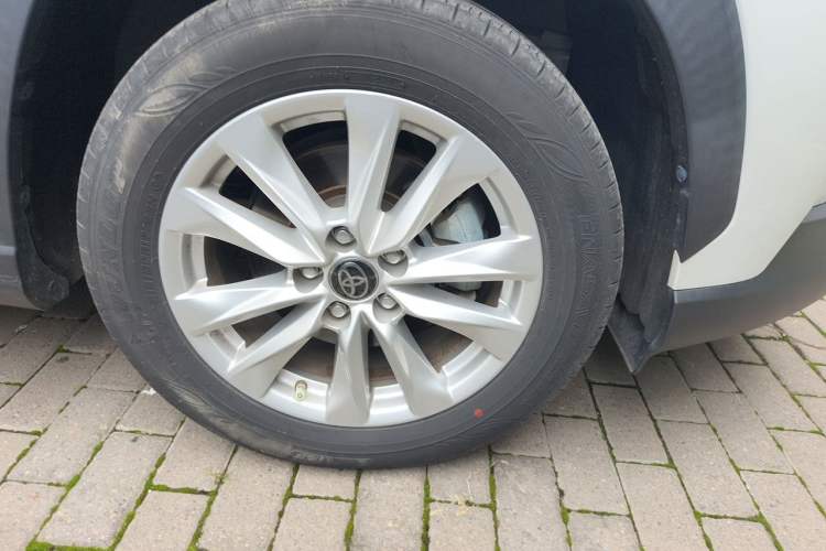 Used Toyota Corolla Cross 2023 2.0L Elite Edition Right Front Wheel Hub