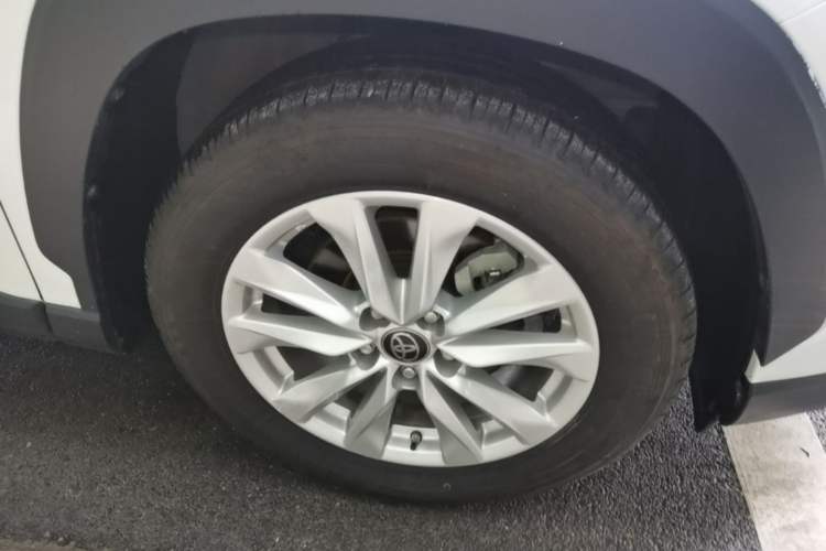 Used Toyota Corolla Cross 2023 2.0L Pioneer Edition Right Front Wheel Hub