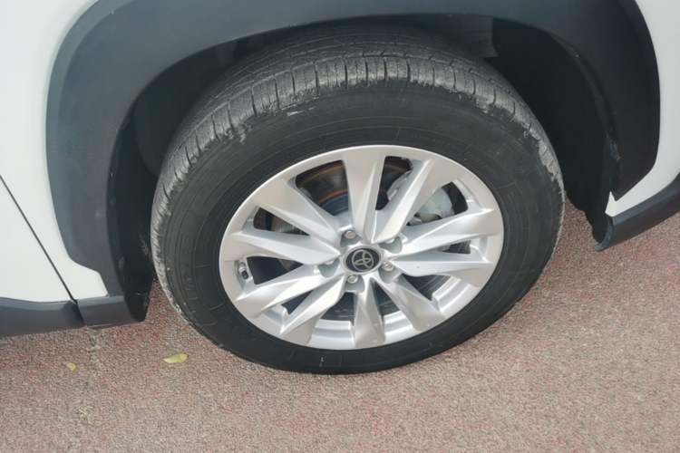 Used Toyota Corolla Cross 2023 2.0L Pioneer Edition Right Front Wheel Hub