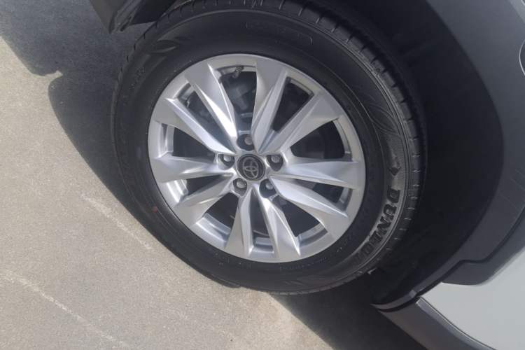 Used Toyota Corolla Cross 2023 Dual-Motor 2.0L Pioneer Edition Right Rear Wheel Hub