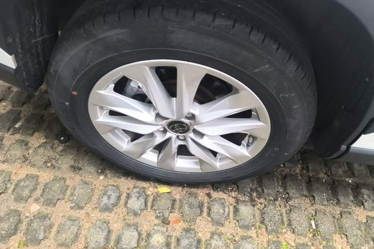 Used Toyota Corolla Cross 2023 2.0L Pioneer Edition Right Rear Wheel Hub