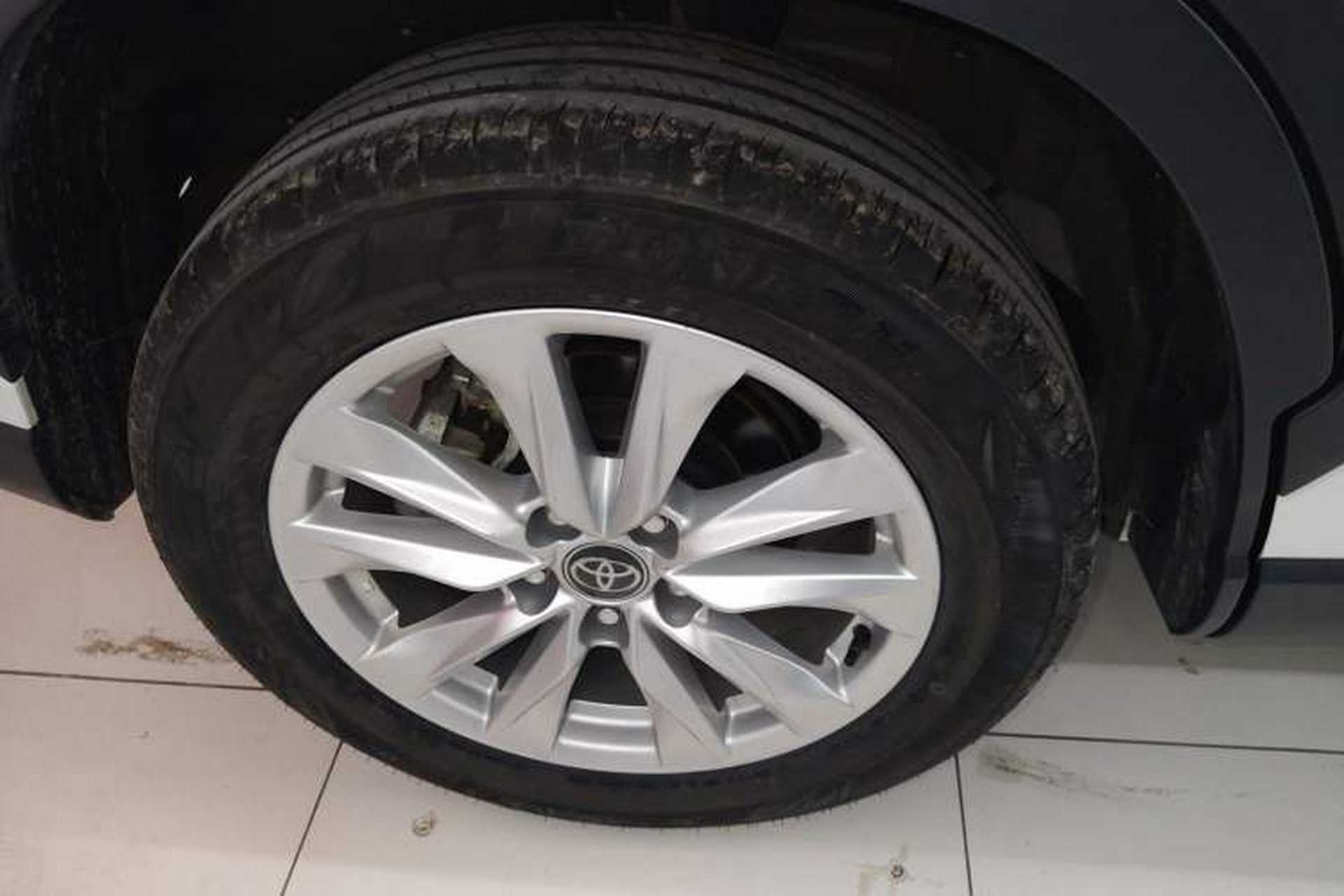 Used Toyota Corolla Cross 2023 2.0L Pioneer Edition Right Rear Wheel Hub