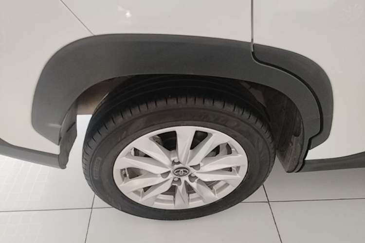 Used Toyota Corolla Cross 2023 2.0L Elite Edition Right Rear Wheel Hub